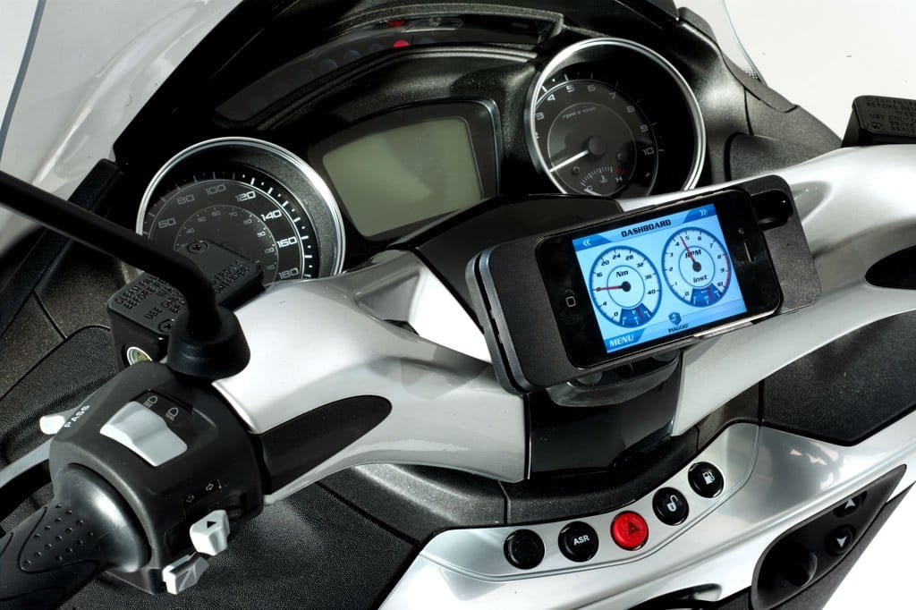 Piaggio kwam in 2013 al op de proppen met een Multimedia Platform dat smartphone en dashboard combineert.