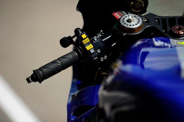 Op Rossi's motor kregen de knopjes andere namen, al is het in essentie dezelfde setup als op de M1 van Smith.