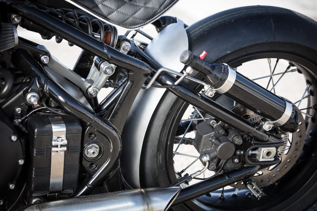 triumph-bobber-hold-on-go-fast-17-of-22