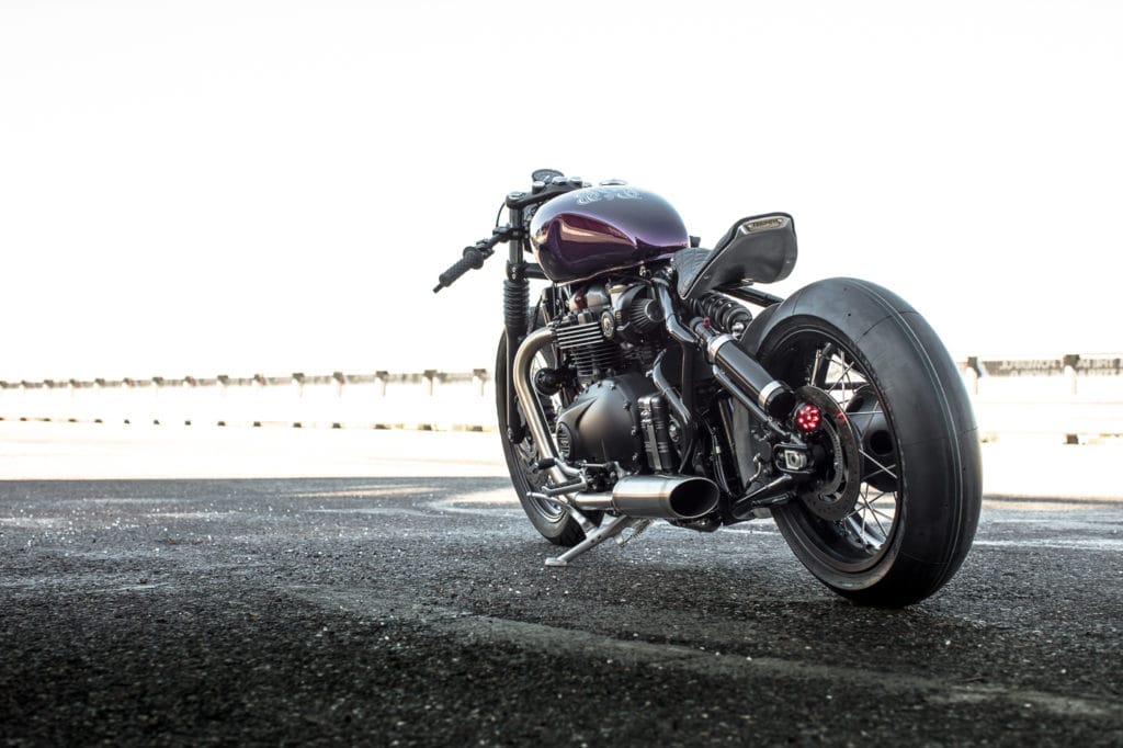 triumph-bobber-hold-on-go-fast-21-of-22