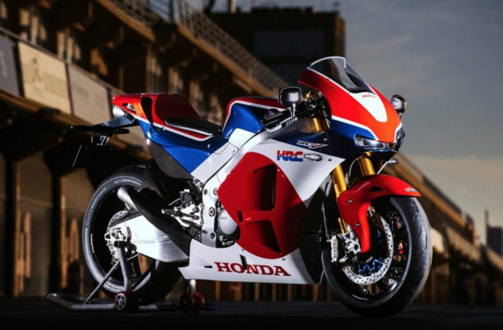 Michael Rutter op Honda RC213V-S in Macau - MaxxMoto